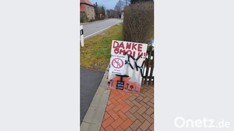 „Keine Windräder auf dem Bromberg – Danke Gmoi“ bedankt sich die BI schon im Voraus, wenn die Gemeinde ihr Vorhaben aufgibt. Bild: gi