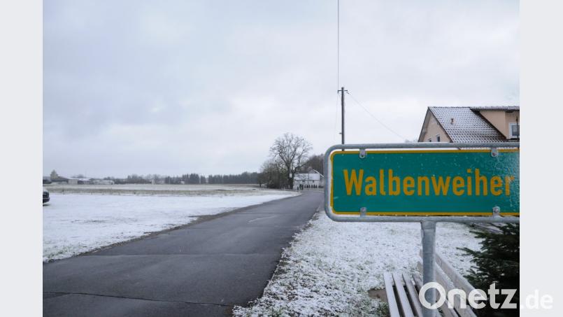 Auf dieser schmalen Straßen wird nach Meinung eines Anwohners zu schnell gefahren. Eine Verkehrsschau soll Klarheit bringen, ob gegen erhöhte Geschwindigkeiten wirkungsvoll vorgegangen werden kann. Bild: bey