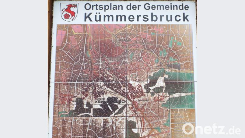 Auf dieser maroden Informationstafel in Lengenfeld ist nichts mehr zu erkennen. Bild: e