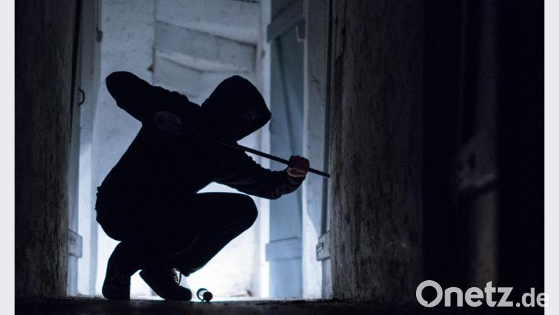 In ein Büro in der Nikolaus-Otto-Straße brach ein Unbekannter zwischen Dienstagnachmittag und Mittwochmorgen ein. Die Polizei sucht Hinweise. Symbolbild: Silas Stein/dpa