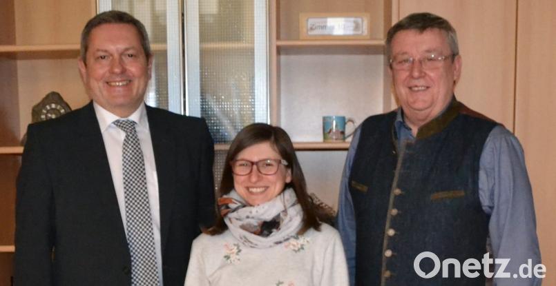 Franken-Pfalz-Managerin Verena Frauenknecht mit den Bürgermeistern (von links) Joachim Neuß (Auerbach) und Hans Koch (königstein). Bild: exb