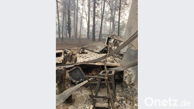 Dieses Auto des Mitbewohners ist kaum noch als Auto zu erkennen. Bild: privat