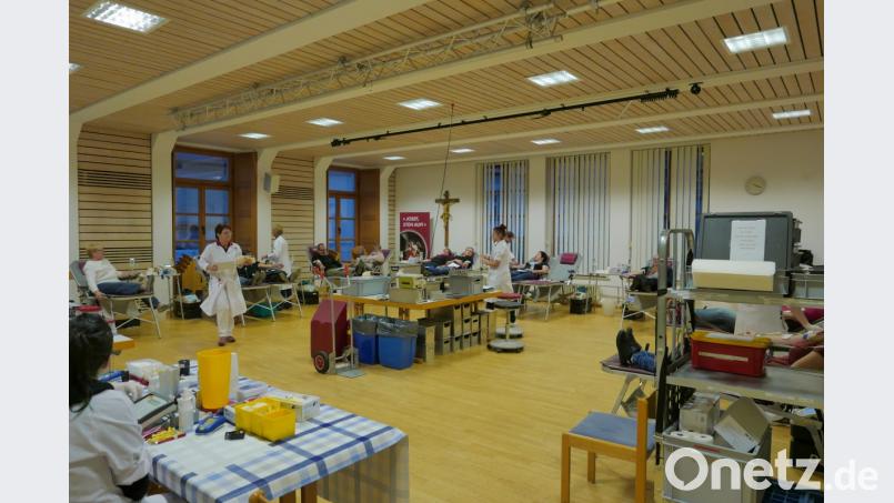Schauplatz der regelmäßigen Blutspende-Termine ist der Pfarrsaal. Bild: exb