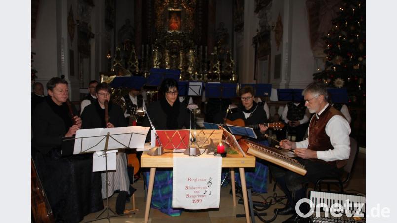 Für besinnliche Momente sorgte die Birgländer Stubenmusi mit stimmungsvollen Instrumentalstücken. Bild: ads