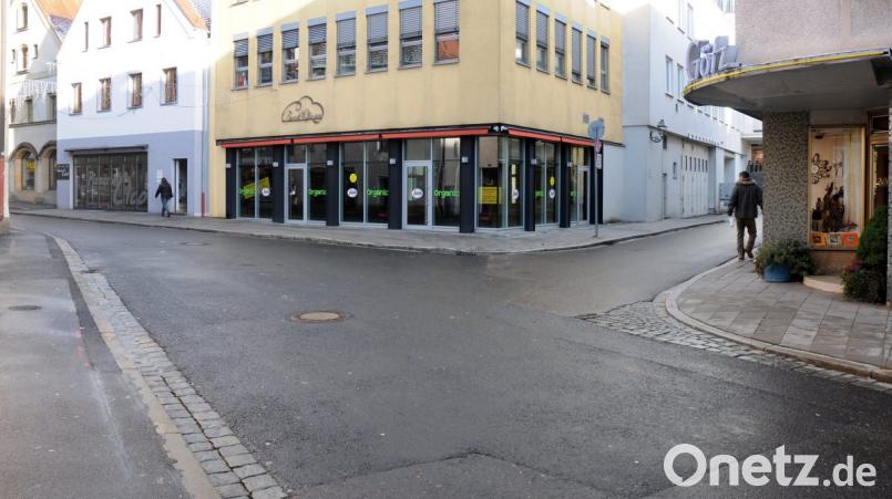Einer der Tatorte war die Obere Nabburger Straße in Amberg. Auch dort schlugen die betrunkenen Jugendlichen auf Passanten ein. Bild: Stephan Huber