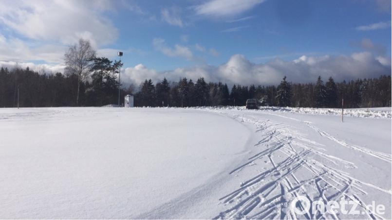 Ein Stück blauen Himmel konnten Eva und Rudolf Brandl auf der Loipe genießen. Bild: exb