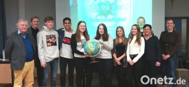 Das Team aus Schülern, Lehrern und Eltern berichtete über die jeweiligen Erfahrungen beim Schüleraustauschprogramm. Bild: lg