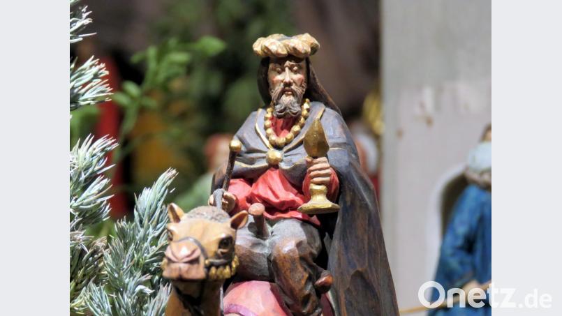 Eine besonders kunstvolle Königsfigur aus der Krippe von Max Röckl. Bild: ubb