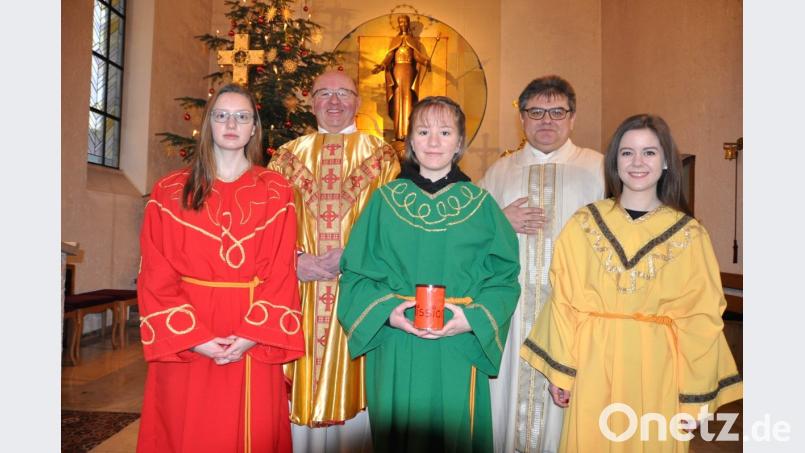 Eva Hammer, die Geschwister Martina und Annalena Lang (von links) waren mit Josef Pruy, der bei der Übergabe der Spenden am Sonntag verhindert war, in den vergangenen Tagen in Kleinschwand und Voitsberg unterwegs. Bild: es