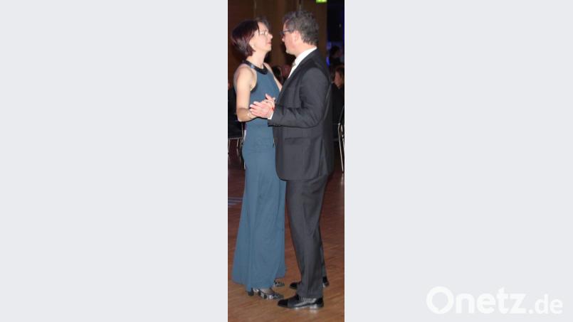 Mit Gattin Sandra eröffnete Bürgermeister Martin Birner den Ballabend. Bild: sns