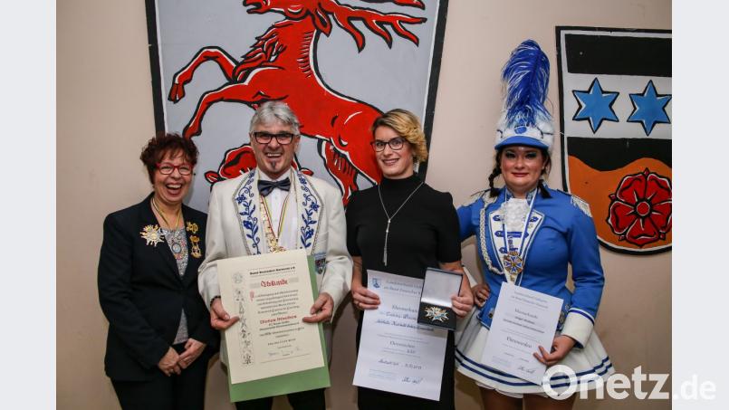Die geehrten Roswitha Götzer (Landesverband Ostbayern), Präsident Dieter Streber, Carina Baumann und Michaela Krüger (von links) Bild: egl