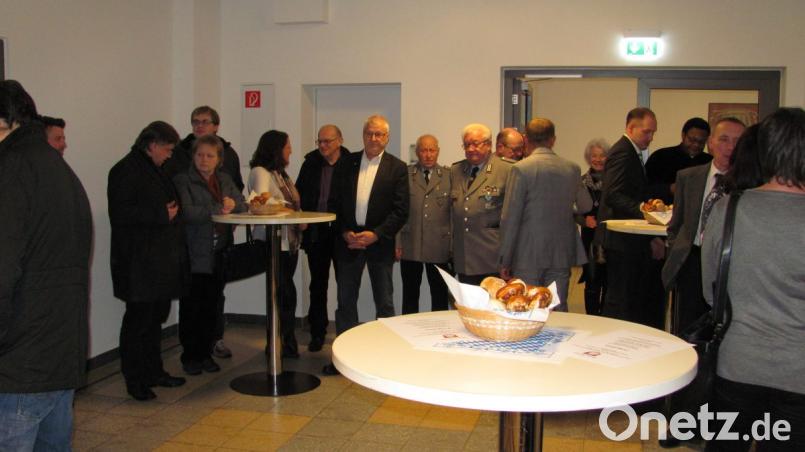 Zahlreiche Gäste waren zur Einweihung des Gemeindezentrums eingeladen. Bild: sei