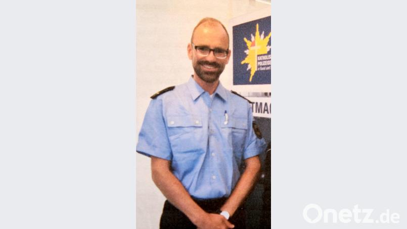 Die vielfältigen Erfahrungen bei der Bundespolizei in Berlin helfen dem „Oberpfarrer Benedikt Röder“, so die offizielle Dienstbezeichnung, sich ab 1. Januar 2019 rasch als Seelsorger bei der Bundespolizei Bayreuth mit dem Zuständigkeitsbereich Nordbayern einzugewöhnen. Gleichzeitig wird der Pfarrer vertretungsweise noch für ein halbes Jahr in Berlin gebraucht. Während der Arbeit beim Bund tauscht der Pater seinen Prämonstratenser-Habit in unspektakuläre Dienstkleidung. Bild: do