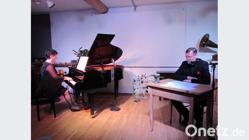 Pianistin Jelena Lichtmann und Moderator Günter Preuß präsentierten Klassik-Ohrwürmer aus Russland, Frankreich und Deutschland. Bild: aks