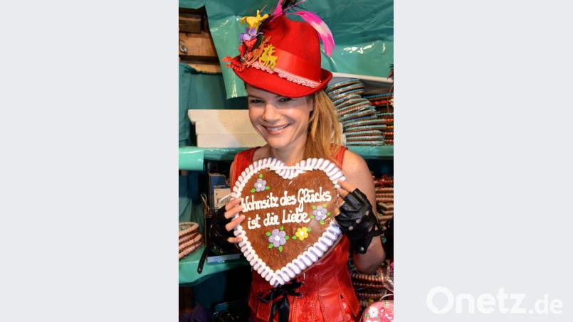 Schauspielerin Silke Popp, die aus Arzberg stammt, sitzt bei der Fränkischen Witze-Meisterschaft unter anderem in der Jury. Bild:  Felix Hörhager/dpa