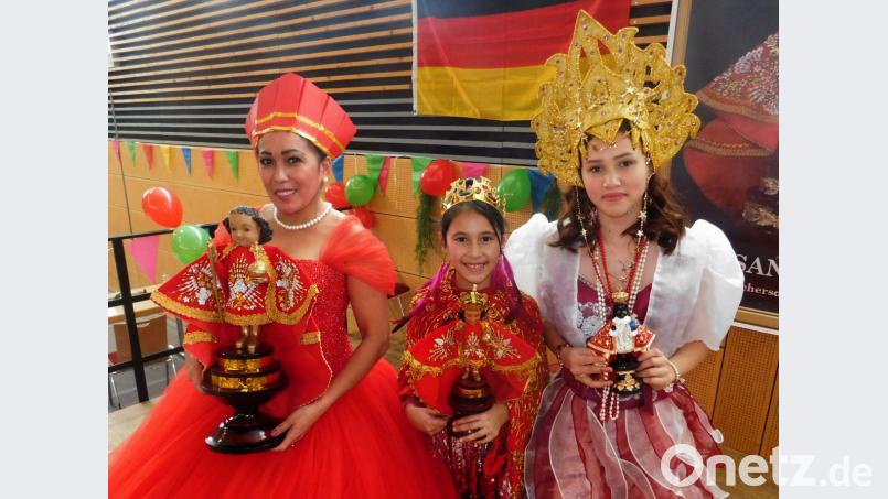 Königin Juana, Michelle Fröh und Tata Heischele (von rechts). Bild: hai