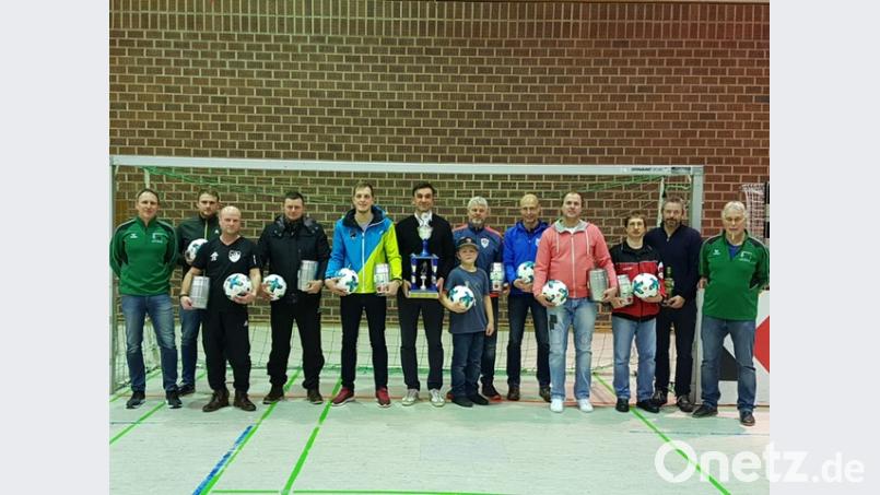 Die Spielführer der Mannschaften. Bild: Kunz