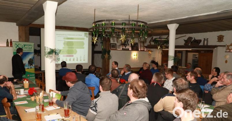 Gut gefüllt war die Zoiglstub´n zum Rechersimer bei der Winterinformationsveranstaltung der Raiffeisen-Markt Waren GmbH Bild: njn