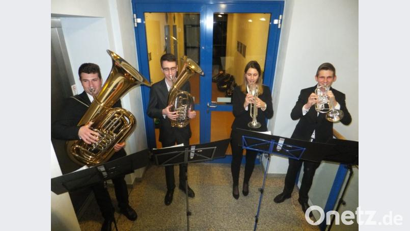 Die Musiker der Gruppe JL-Brass umrahmen den Neujahrsempfang. Bild: ibj