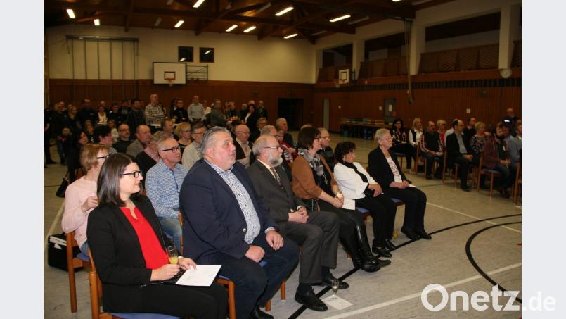 Rund 130 Gäste waren gekommen, um in der Mehrzweckhalle das neue Jahr in der Gemeinde willkommen zu heißen. Bild: wro