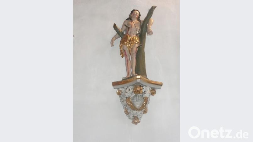 Die Statue des heiligen Sebastian in der Winklarner Pfarrkirche. Zum Namenstag des Heiligen rückt sie in den Mittelpunkt der Verehrung durch die Gläubigen. Bild: amö