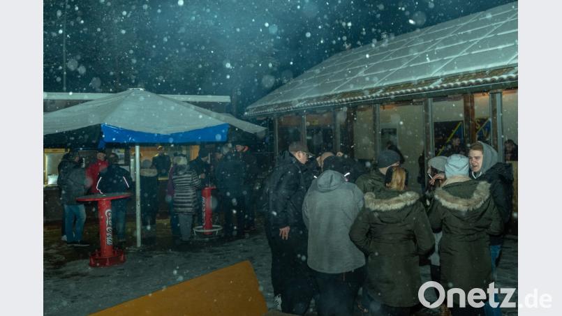 Eindrücke von der Apres-Ski-Party des Fördervereins des SV Etzenricht. Bild: pml