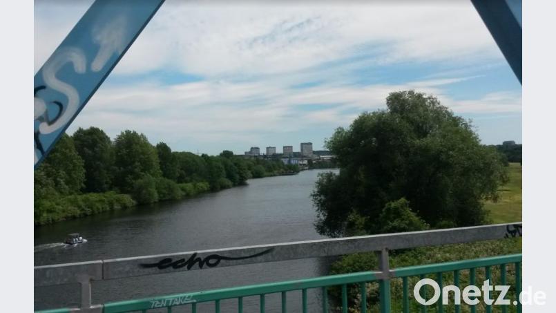 Die sogenannte Blaue Brücke. Von ihr sprang vor zwei Jahren ein Lebensmüder in den Fluss darunter. Michael Bentele versuchte alles, den Mann zu retten – vergeblich. Bild: td