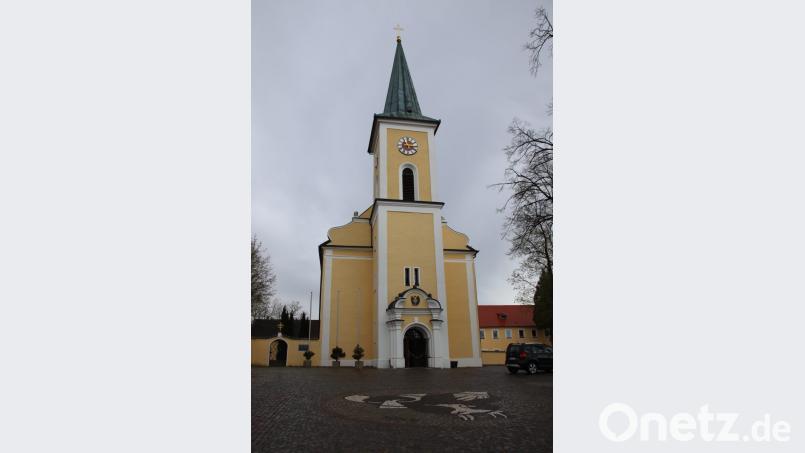 Der markanteste Bauteil der Klosterkirche ist auch sein jüngster. Den Turm,
der 2018 saniert wurde, gibt es seit 130 Jahren, die Kirche steht seit 324 Jahren
– die Vorgängerkapelle nicht mitgerechnet. Bild: Dobler