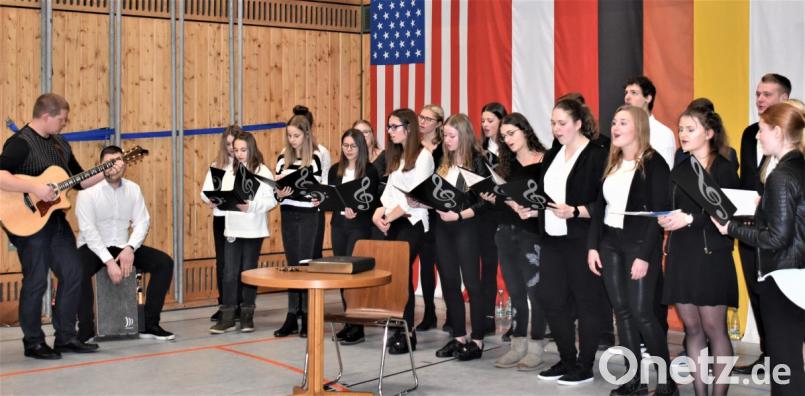 Der Jugendchor "Sin falta" sieht 2019 optimistisch: "Egal was kommt, es wird gut, sowieso!" Bild: rgr