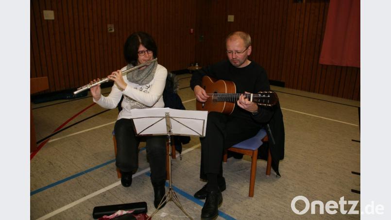 Andrea und Werner Fritsch sorgten für die passende musikalische Umrahmung beim Neujahrsempfang. Bild: wro
