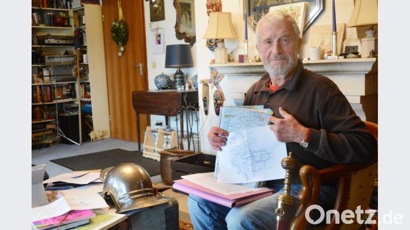 Roland Gröger ist überzeugt, dass Neustadt bereits zur Römerzeit besiedelt war und an einer Handelsroute lag, über die Tauschgeschäfte mit dem Germanenstamm der Hermunduren abgewickelt wurden. Bild: Gabi Schönberger