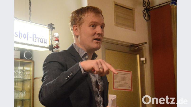 Roland Richter referiert über Weidener Themen. Bild: Kunz