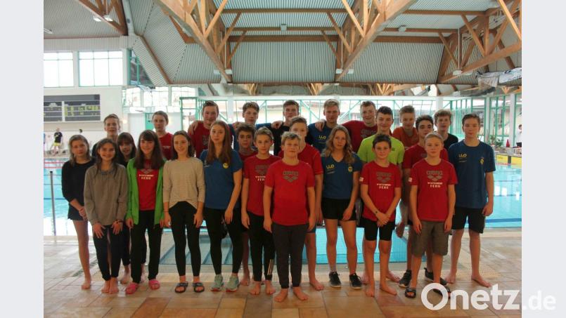 Die harte Trainingsarbeit zahlt sich aus: Bei den Bezirksmeisterschaften holen die Schwimmer des SV Weiden zahlreiche Titel. Bild: exb
