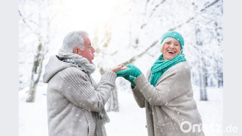 Therapie gegen den Winterblues: Gehen Sie tagsüber öfter ins Freie und tanken Sie Licht. Bild: drubig-photo – stock.adobe.com