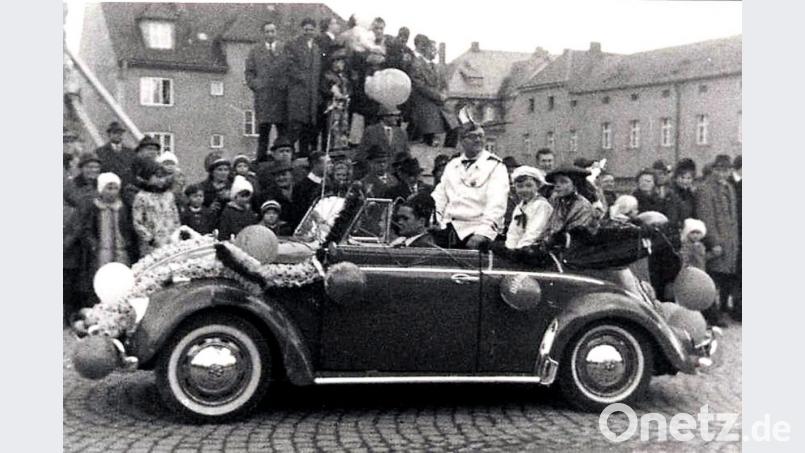 Wie viele Personen kann ein VW-Käfer fassen? Die Umzüge waren Faschingshöhepunkte in den 1960er Jahren. Archivbild: Rainer Christoph