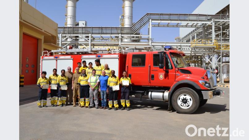 Der gebürtige Karlsbader Roman Schenk (Vierter von links) ist Chef einer Feuerwehrwache beim weltweit tätigen Energiekonzern „Engie“. Bild: exb