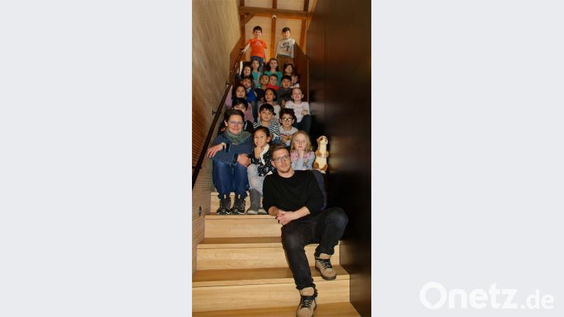 Die Kinder vom Städtischen Kindergarten und ihre Betreuer hatten viel Spaß im Kunsthaus. Bild: ubb