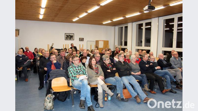 Die SPD-Versammlung in Krummennaab war sehr gut besucht, die Diskussion verlief energisch, aber sachlich fair. Bild: stg