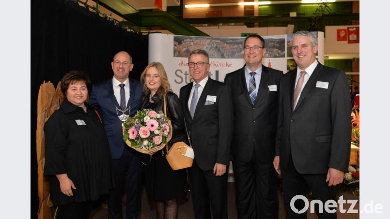Im Bild von links: Cornelia Stahl, Benedikt Bisping mit Ehefrau Dr. Lydia Hufmann-Bisping, Franz Stahl sowie Zweiter und Dritter Bürgermeister von Lauf a. d. Pegnitz Norbert Maschler und Thomas Lang. Bild: exb/Anja Müller