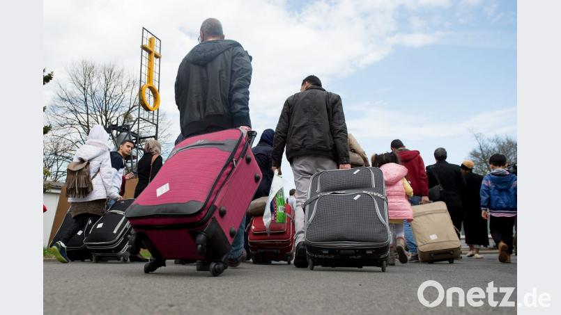 Syrische Flüchtlinge bei der Ankunft im Grenzdurchgangslager Friedland. Archivbild: Swen Pförtner/dpa