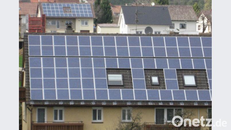 Die Verbesserung bestehender Photovoltaikanlagen rückte beim Info-Abend der Gemeinde Dieterskirchen in den Blickpunkt. Bild: exb