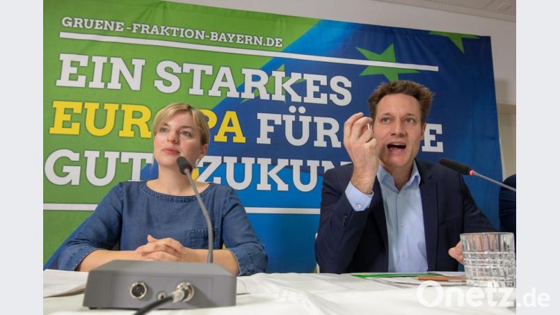 Die Fraktionsvorsitzenden der bayerischen Grünen, Katharina Schulze und Ludwig Hartmann, berichten über die Winterklausur der Landtagsfraktion in Regensburg. Bild: Armin Weigel/dpa