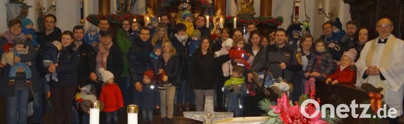 Gerne kamen die Eltern mit den Täuflingen zum Wortgottesdienst. Bild: exb