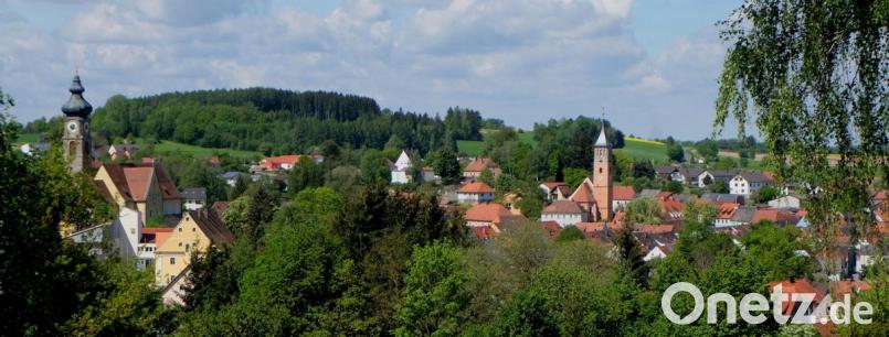 Die Idylle trügt. In Floß gibt es Ärger. Es geht um Äußerungen im SPD-Blatt "Kontakt", konkret um einen Artikel, der die unberechtigte Nutzung von Gemeindeflächen durch die Landwirte anprangert. Bild: le