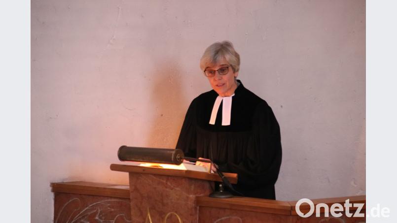 Ihre erste Predigt in der Christuskirche hält Pfarrerin Ulrike Häberlein über den Brief des Paulus an die Römer. Bild: cog