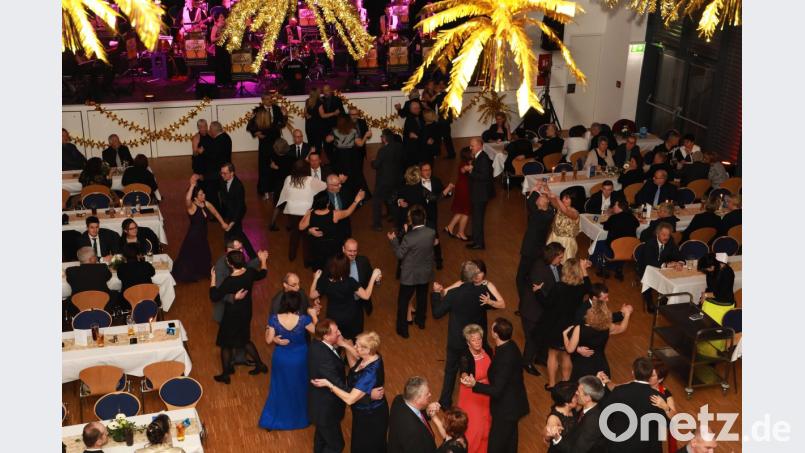 Den ganzen Abend über immer gut gefüllt ist die Tanzfläche. Bild: njn