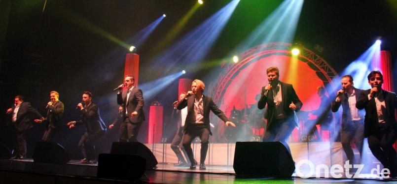 &quot;The 12 Tenors&quot; gaben sich wieder einmal die Ehre in der Weidener Max-Reger-Halle - und das Publikum war wieder einmal begeistert. Bild: stg