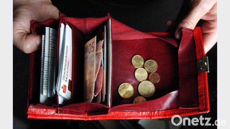 Die Verbrauchsgebühr steigt demnach von 1,79 auf 1,84 Euro pro Kubikmeter; Bild: dpa