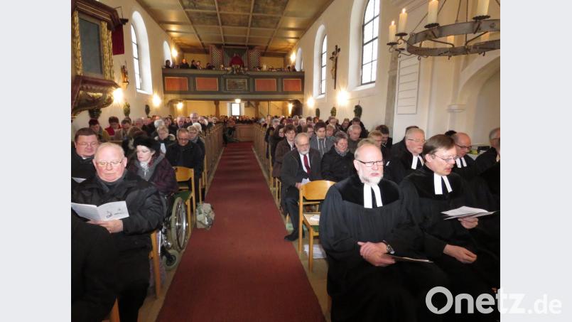 Die Ägidienkirche ist bis auf den letzten Platz voll besetzt. Bild: ubb