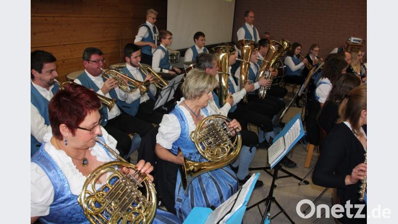 Die Grenzlandbuam sorgen für Unterhaltung. Bild: kro